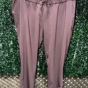 Lululemon On The Fly Pant *Woven 28” - Black Satin